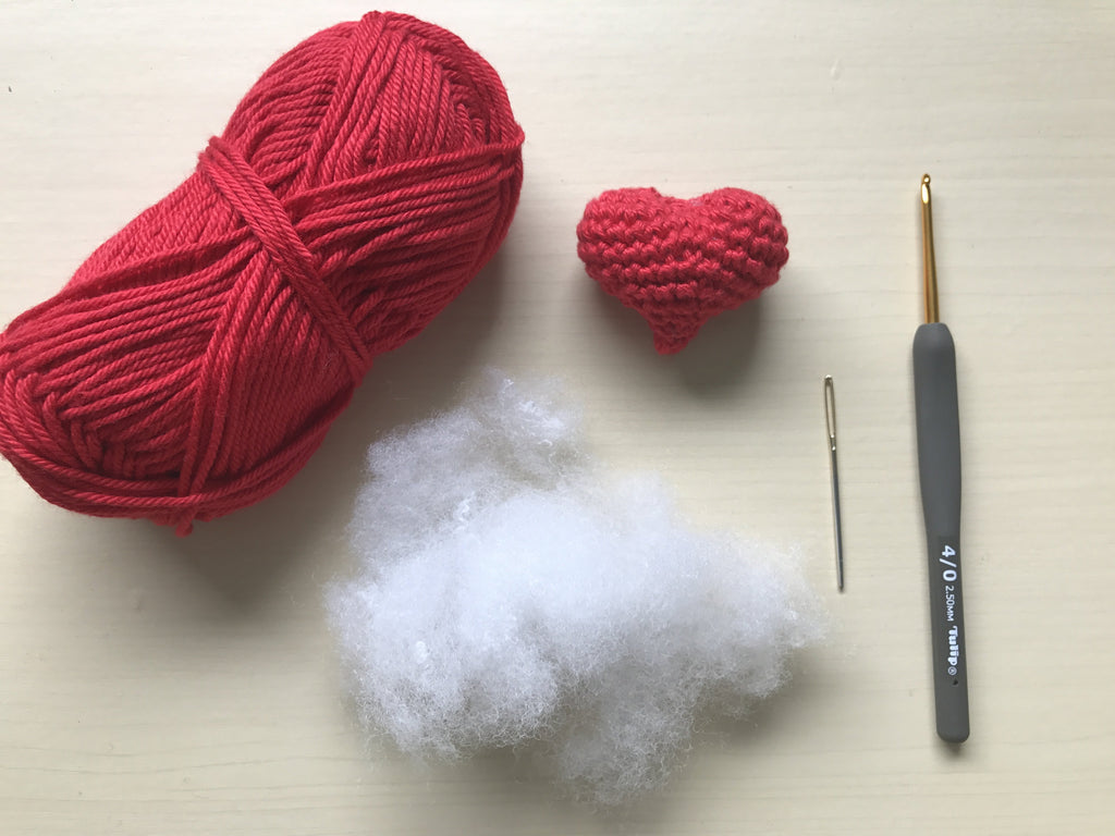 I HEART U – How to crochet a heart