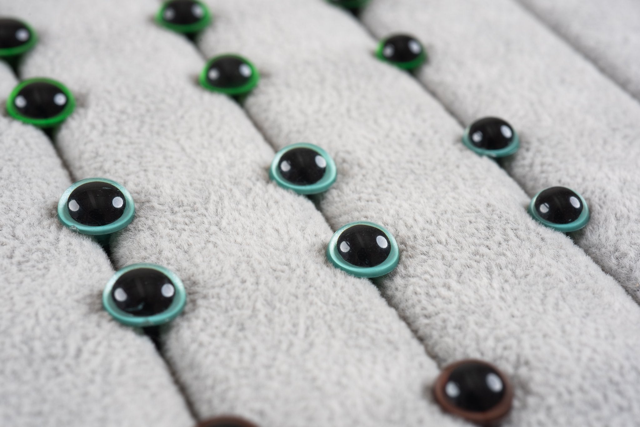 Tiny Rabbit Hole Turquoise Safety Eyes with Round Pupil