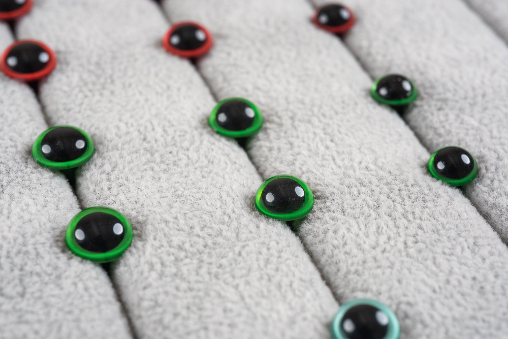 Tiny Rabbit Hole Green Safety Eyes with Round Pupil